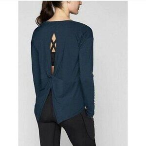 Athleta Essence Twist Long Sleeve Open Back Blue Top Sz L Athleisure Yoga Gym